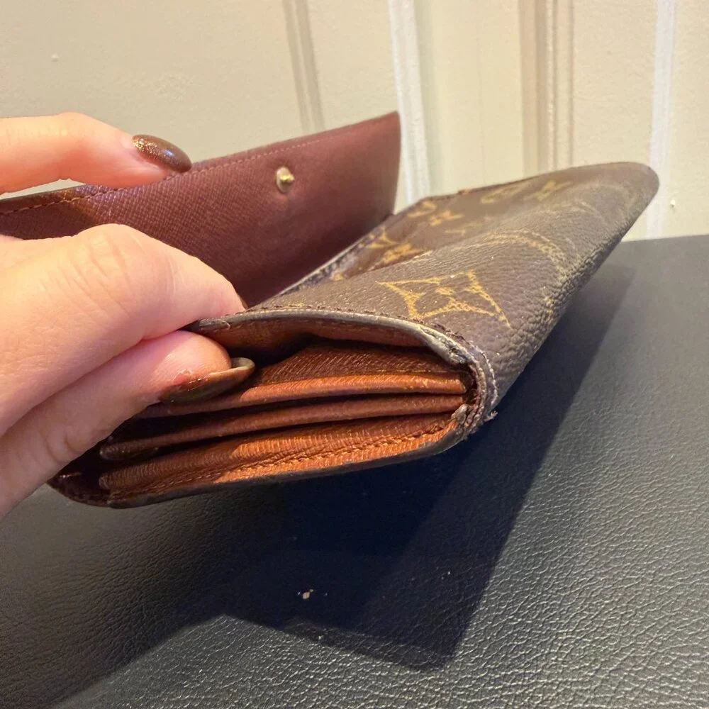 Louis Vuitton Monogram Portefeuille Sara Long Wallet Bifold COA Incl. - Picture 9 of 13